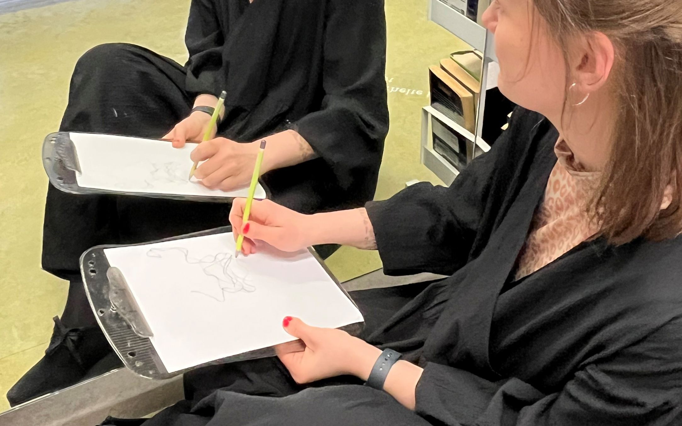 Spejlvendt tegnestation