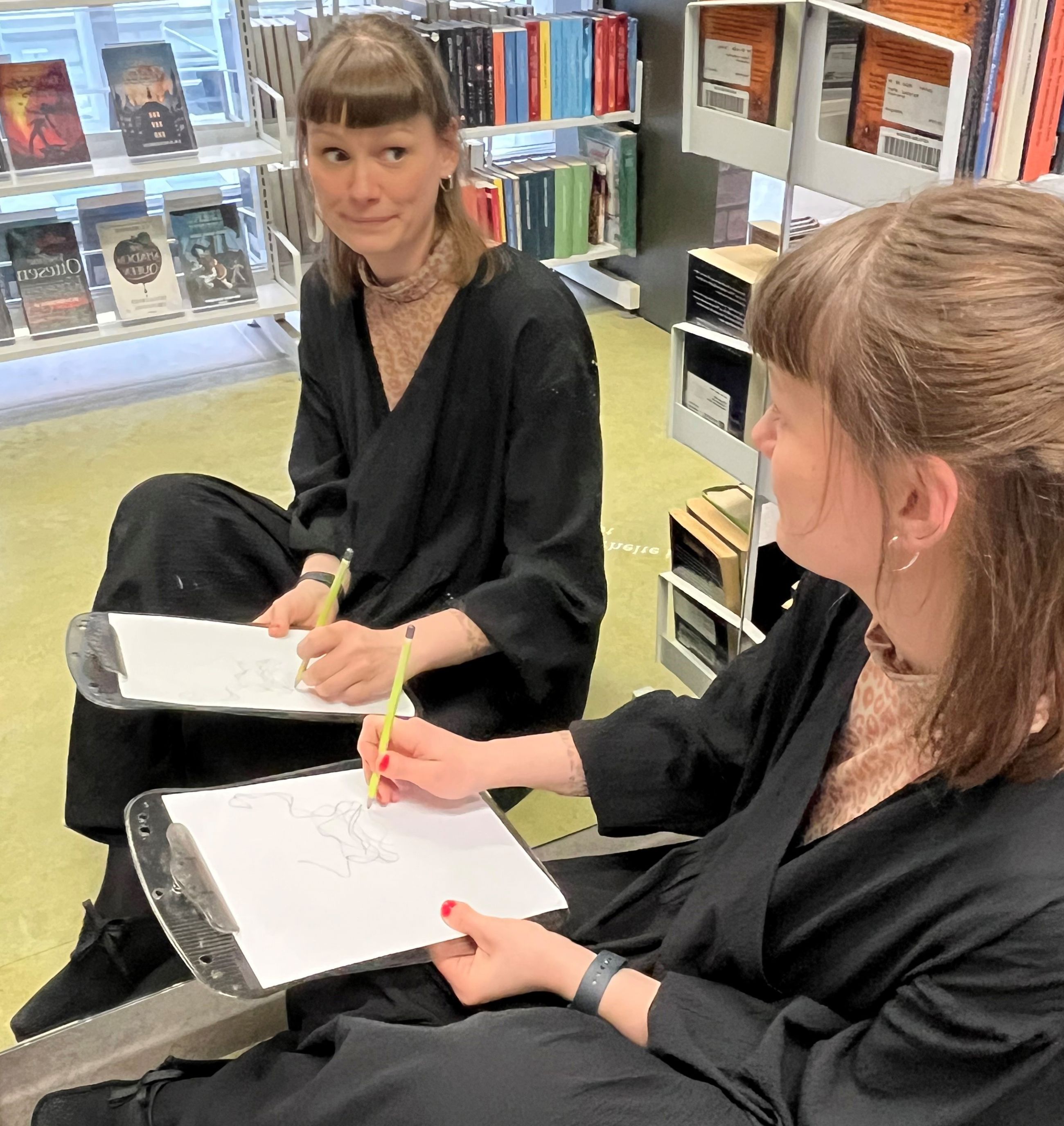 Spejlvendt tegnestation